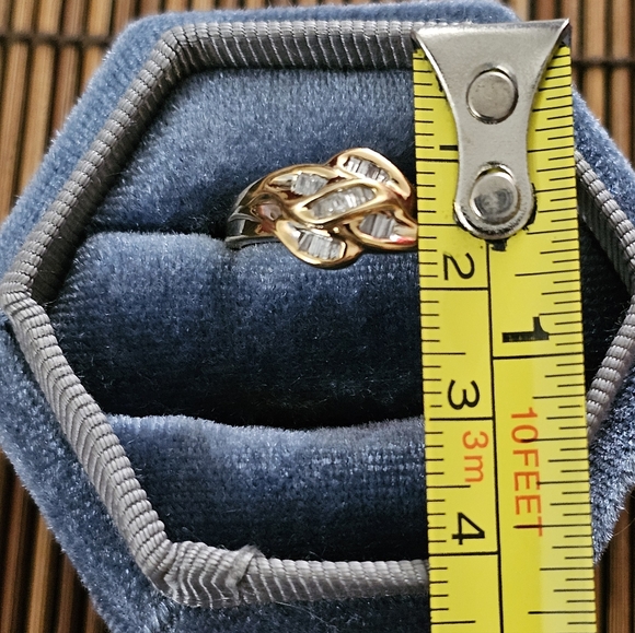 10k Diamond Yellow Gold Ring - Picture 12 of 14